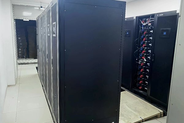 采用高倍率磷酸鐵鋰電池！雄韜REVO鋰電方案落地新疆公安系統