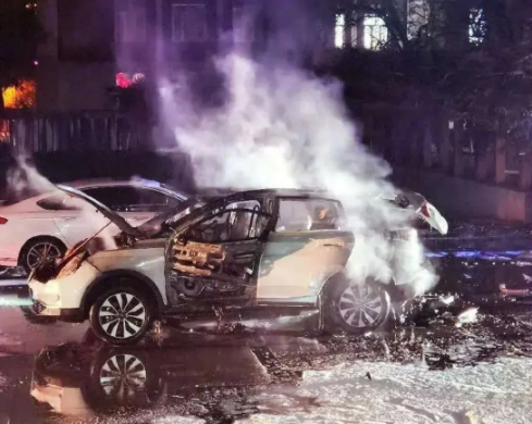 新能源汽車起火怎么辦?撲救規(guī)程來了