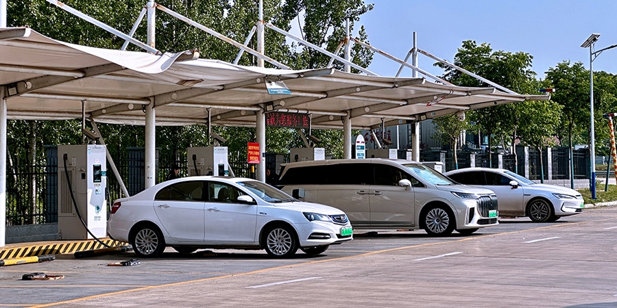 10月我國新能源汽車銷售95.6萬輛 動(dòng)力電池裝車量39.2GWh