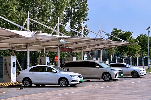 1-11月我國充電基礎設施增量375.6萬臺 換電站保有量4193座