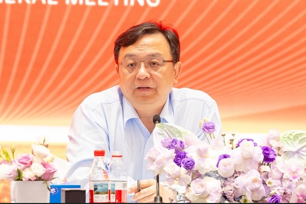 比亞迪王傳福：我們絕不拉踩同行，這是原則！