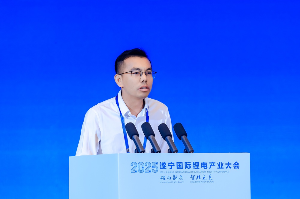 伊維經濟研究院院長 吳輝