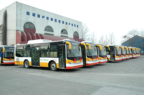 混動(dòng)和純電動(dòng) 新能源客車(chē)看誰(shuí)動(dòng)力最強(qiáng)勁