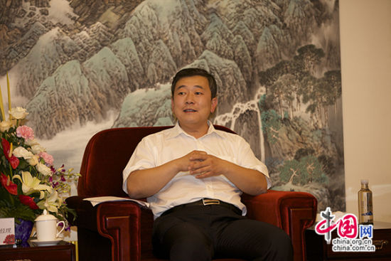 北汽集團(tuán)副總經(jīng)理張健接受中國(guó)網(wǎng)記者采訪