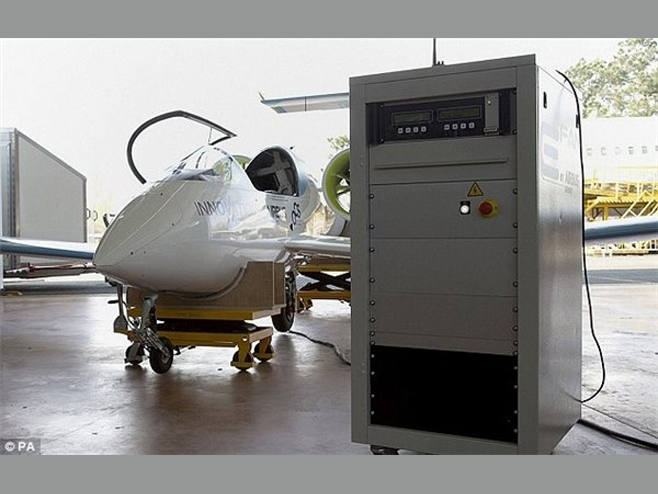 純電動飛機(jī)起飛了!“空中特斯拉”純電動飛機(jī)亮相 純電動飛機(jī)起飛了!“空中特斯拉”純電動飛機(jī)亮相