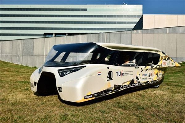 荷蘭研發出太陽能汽車  續航里程達1100公里