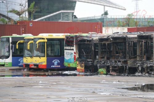 廈門11輛公交車自燃被燒毀 金龍電氣混合動力受牽連 廈門11輛公交車自燃被燒毀 金龍電氣混合動力受牽連