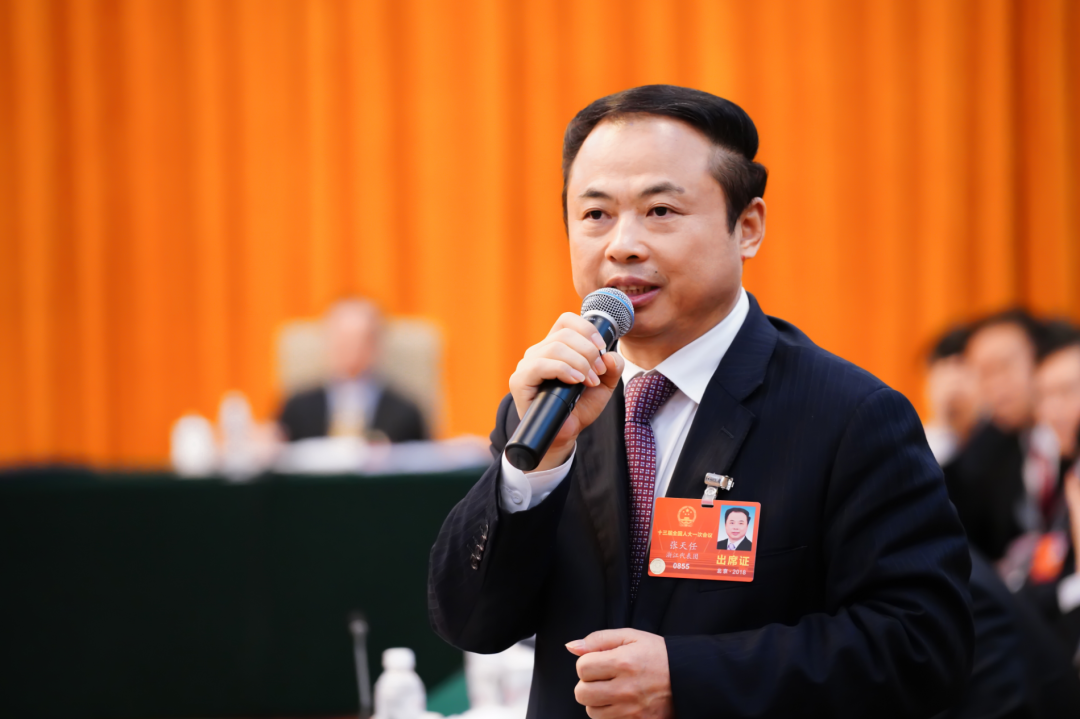 全國人大代表，天能控股集團董事長張天任