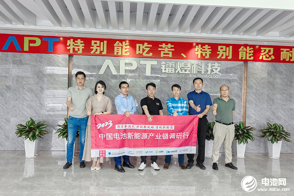 鐳煜科技鋰電全自動真空干燥線加入國際競爭 研究行業需求持續推出新品